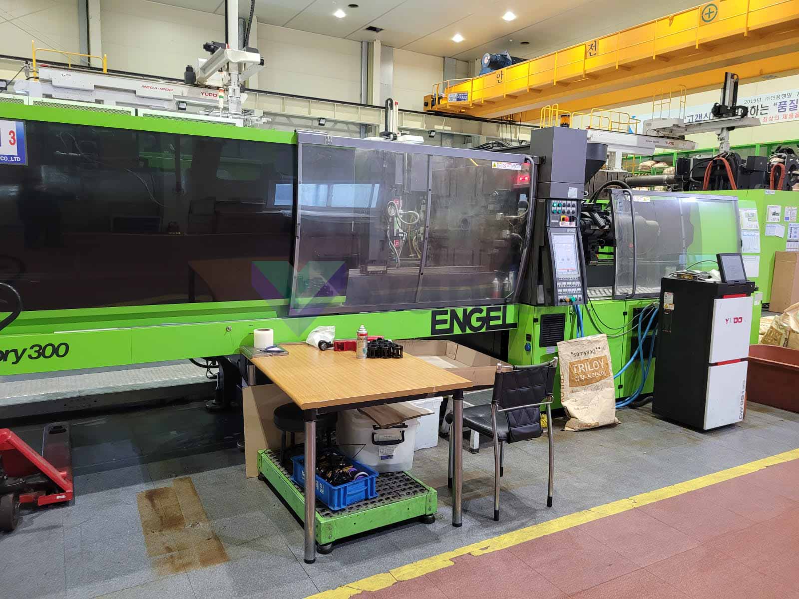 ENGEL VICTORY VC 750 / 300 300t injection molding machine (2012) id10489