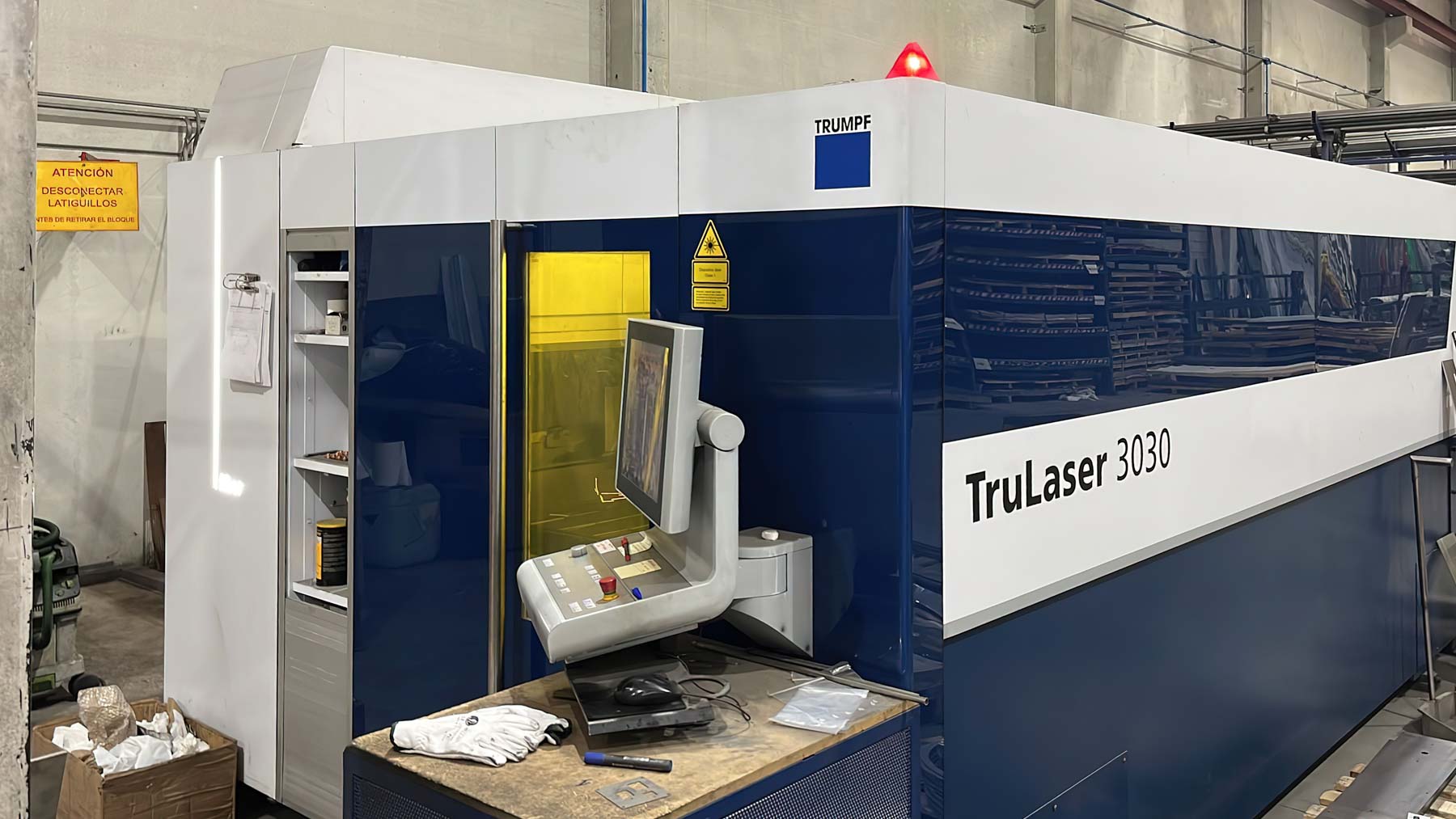 Laserový řezací stroj (Fiber) TRUMPF TruLaser 3030 fiber (2014) id10627
