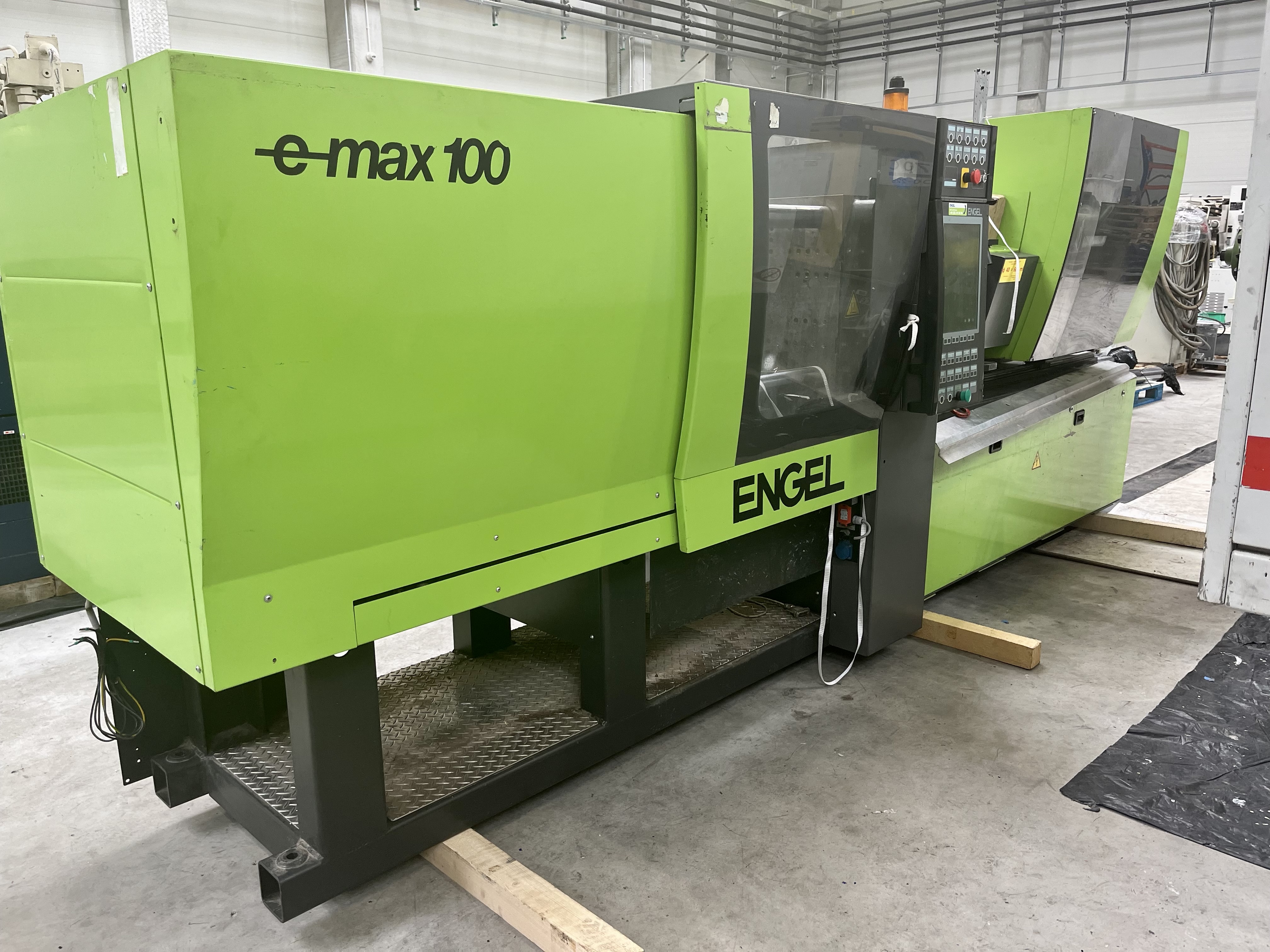 ENGEL E-MAX 440/100 100t vertical injection molding machine (2010) id10720